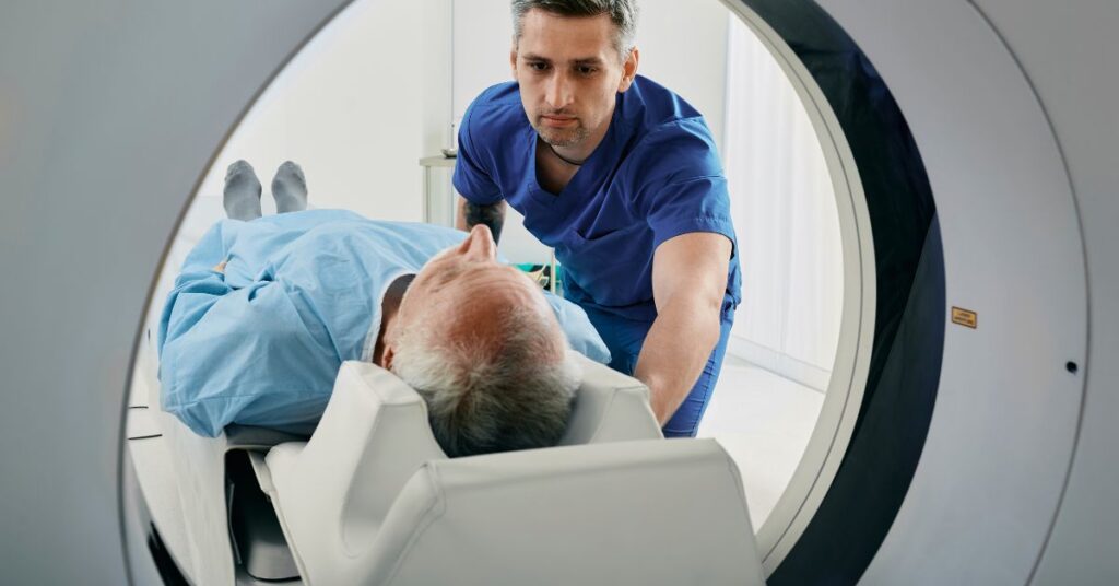 CT או MRI